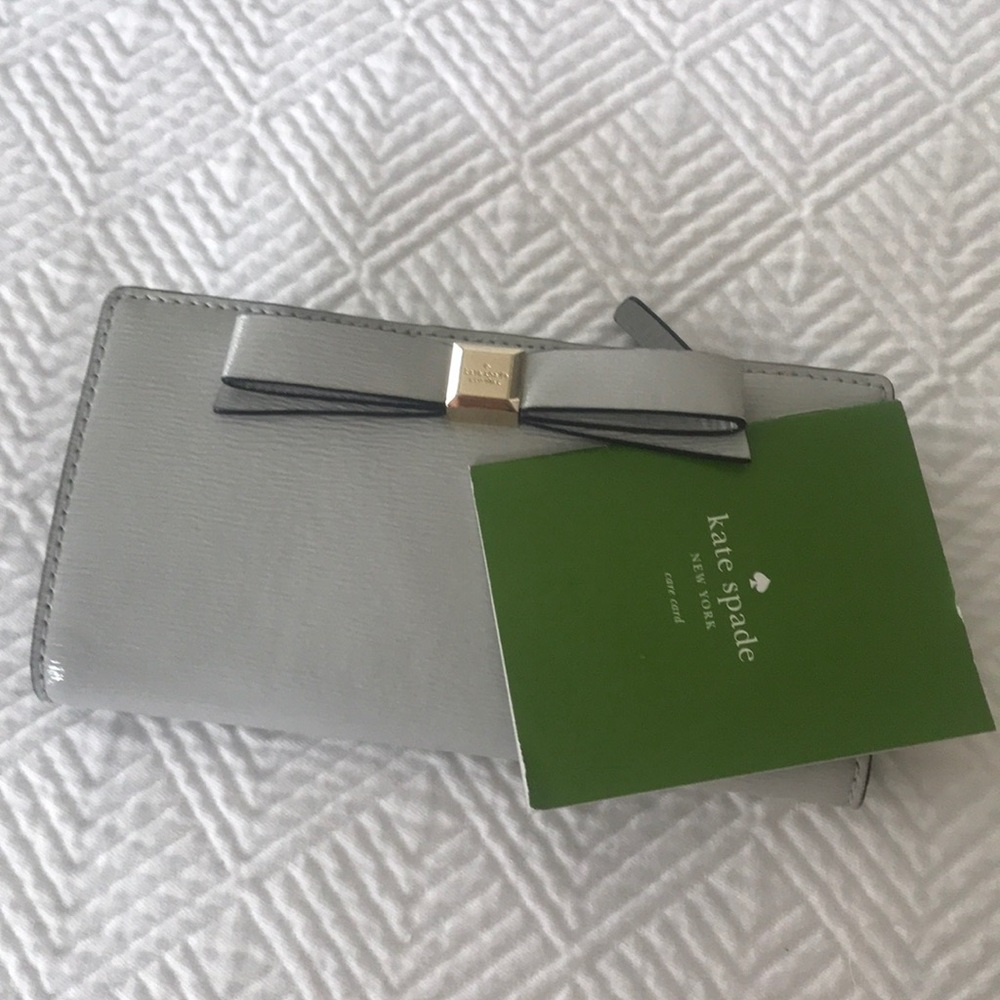 Beautiful off white wallet